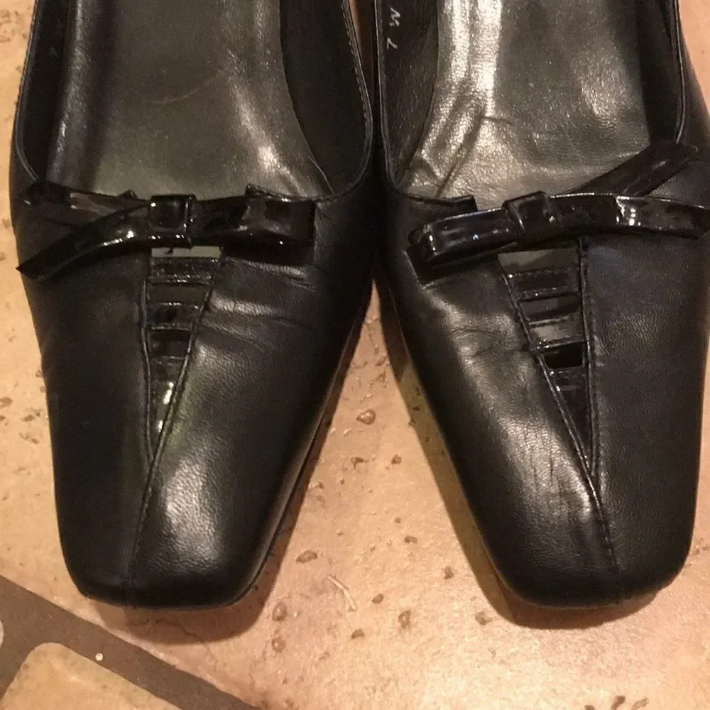 ✨Stuart Weitzman black bow low heeled pumps